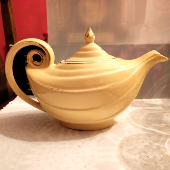 Vtg. Mint  1960’s Hall Aladdin 6 Cup Yellow Ceramic Teapot Gold Trim Made in USA - Picture 2 of 7